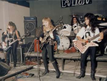 Las Brujas Live